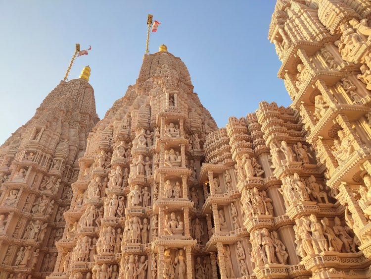 Индуистский храм BAPS Mandir